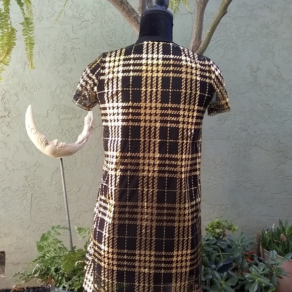 Fun Dress - Picture 3 of 6